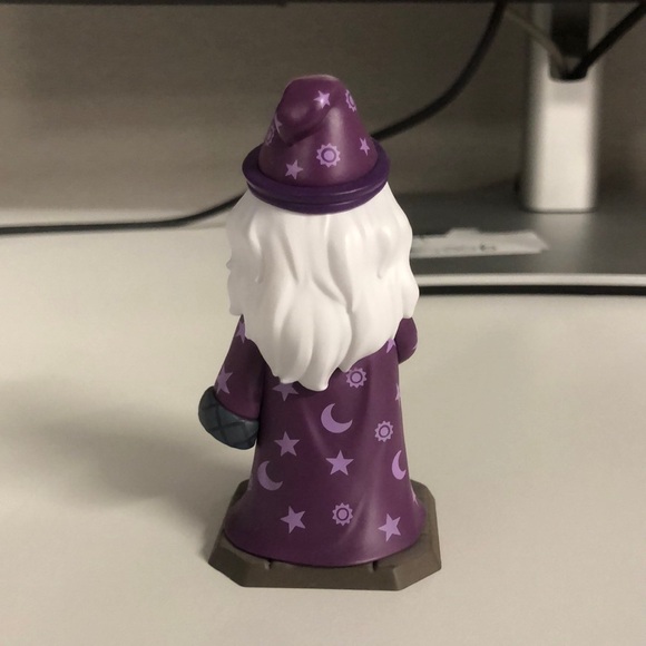 POP MART Harry Potter and the Sorcerers Stone Mini Figure Dumbledore - Picture 2 of 2